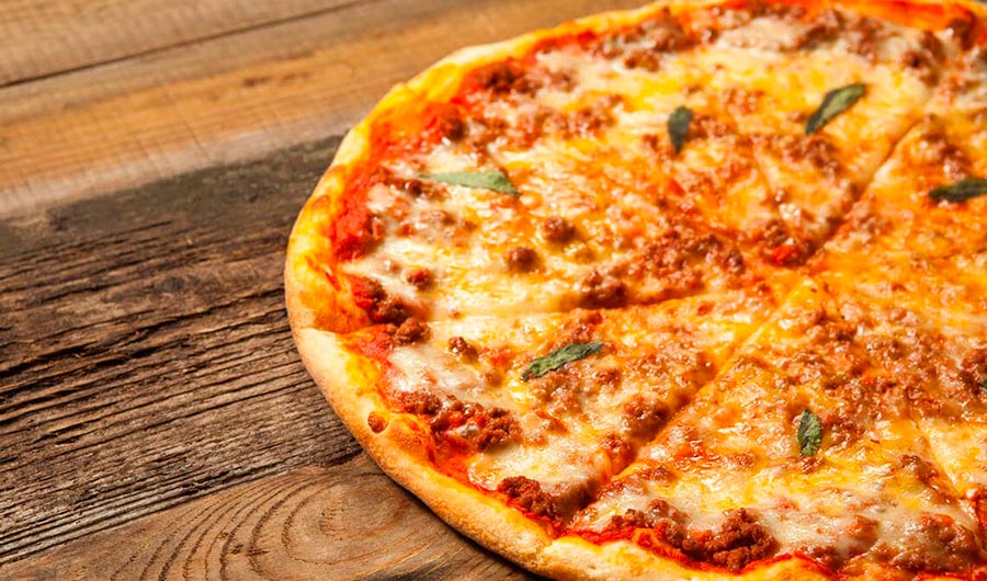 Pizza boloñesa