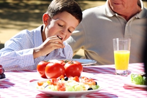 Los niños que siguen la Dieta Mediterránea, tienen un 15% menos de propensión a ser obesos