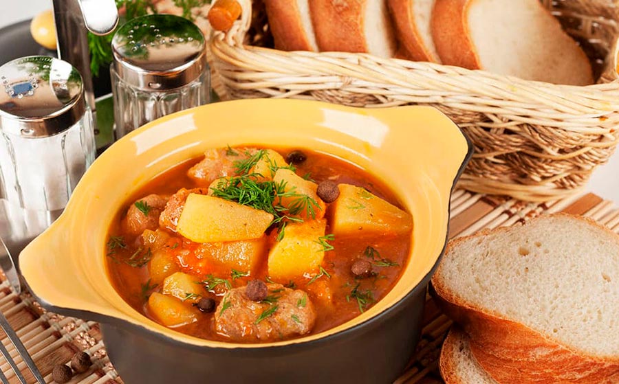 Patatas guisadas con ternera