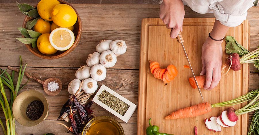 Importancia de la tabla de corte al cocinar