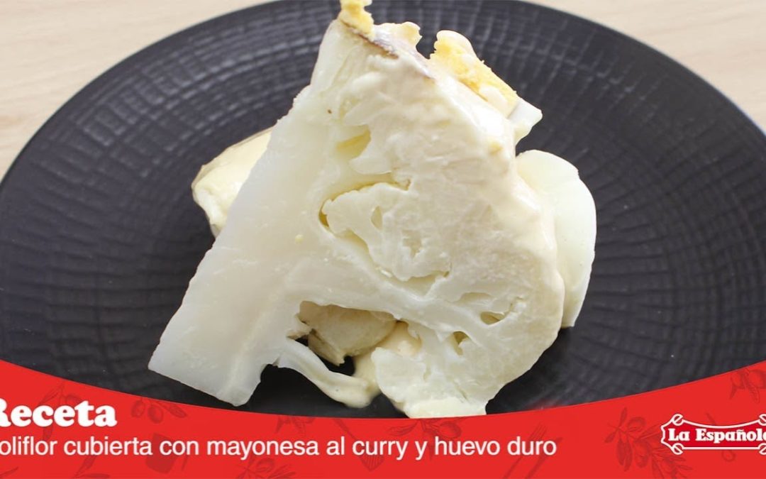 Coliflor con mayonesa al curry y huevo duro