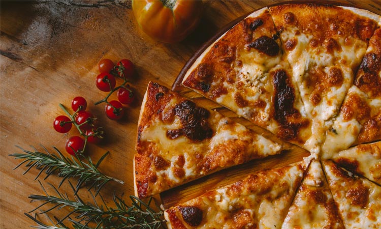 ¿Cómo hacer una pizza casera perfecta?